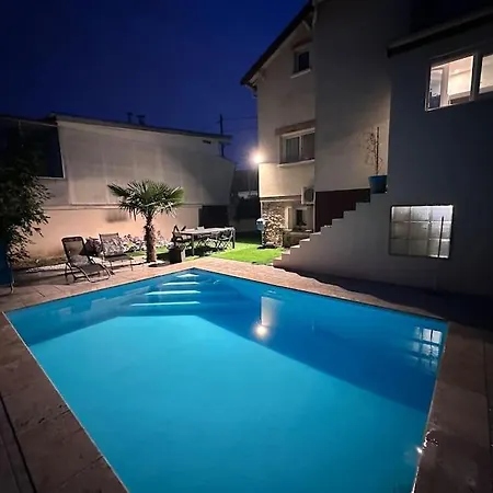 Villa Charmante Maison Au Nord De Paris Piscine Chauffee